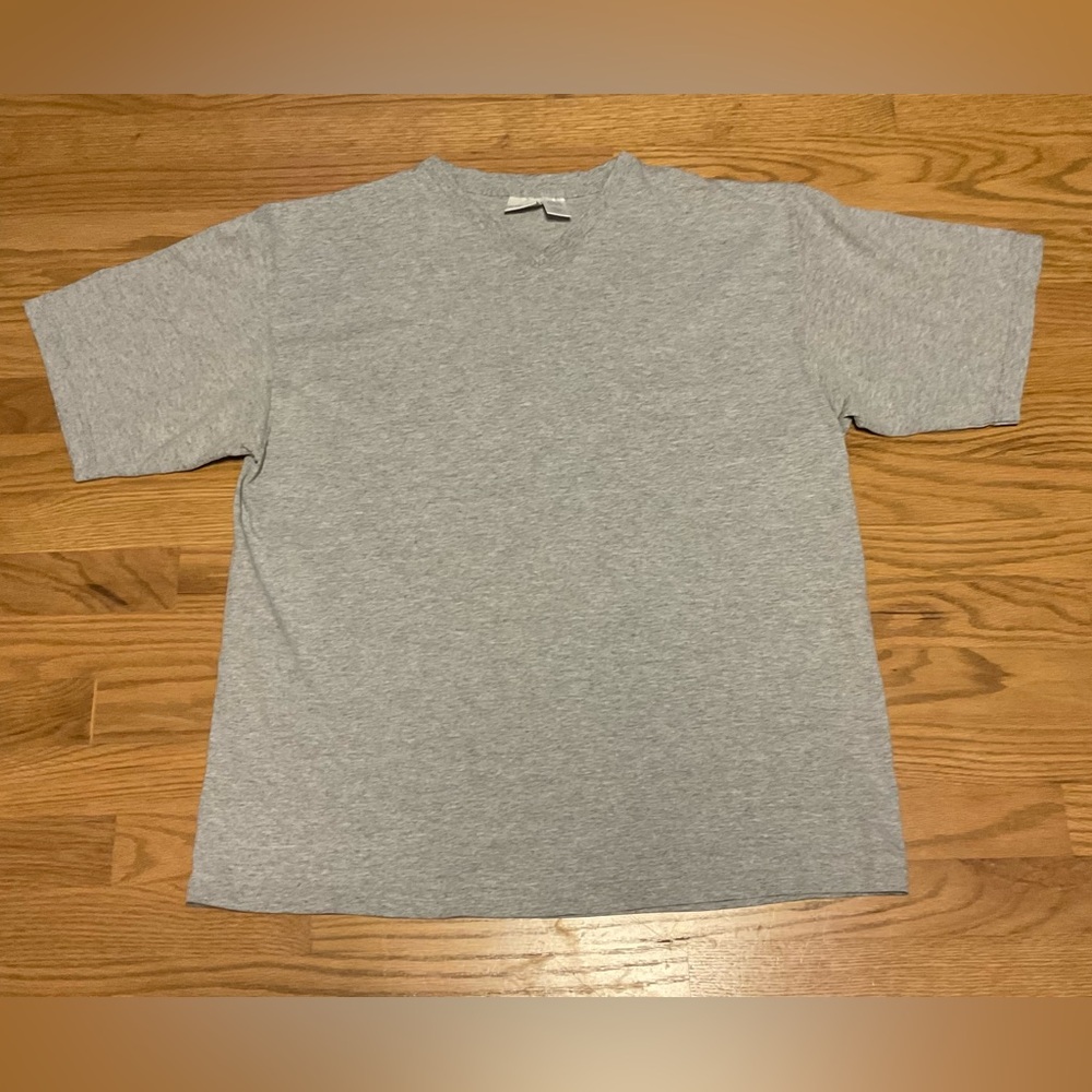 Merona Heather Gray V-Neck Short Sleeve Men’s Tee. Cotton and Polyester.